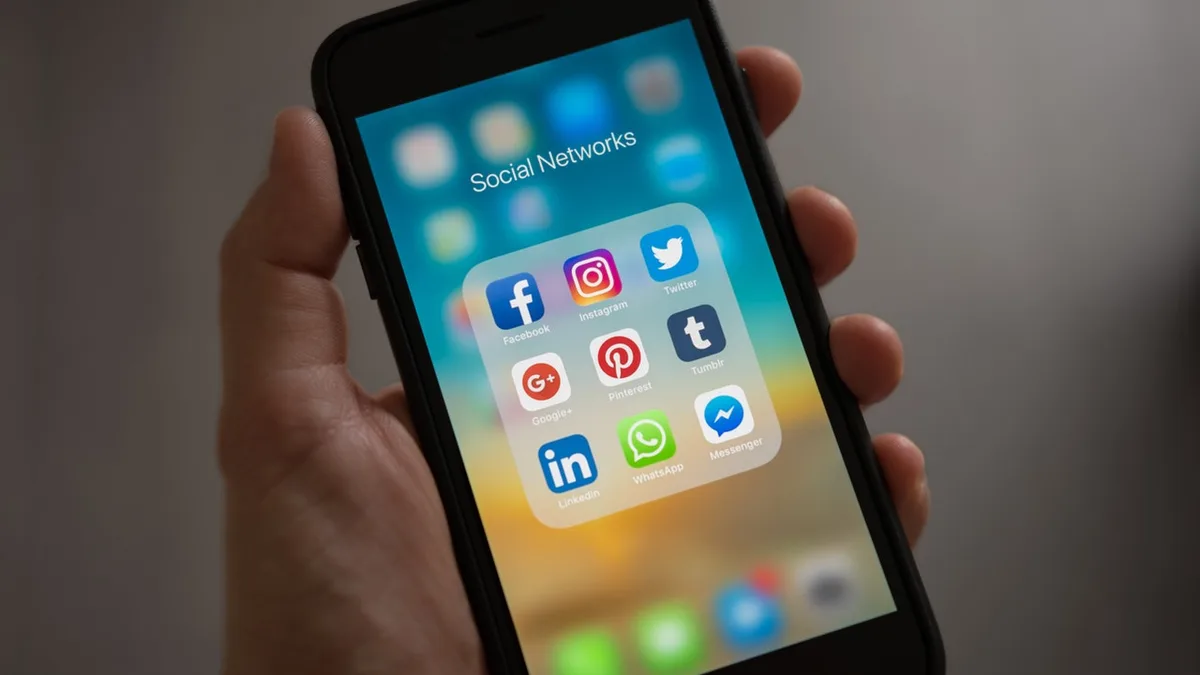 Prospection : comment devenir expert sur LinkedIn sans dévoiler sa vie privée ?